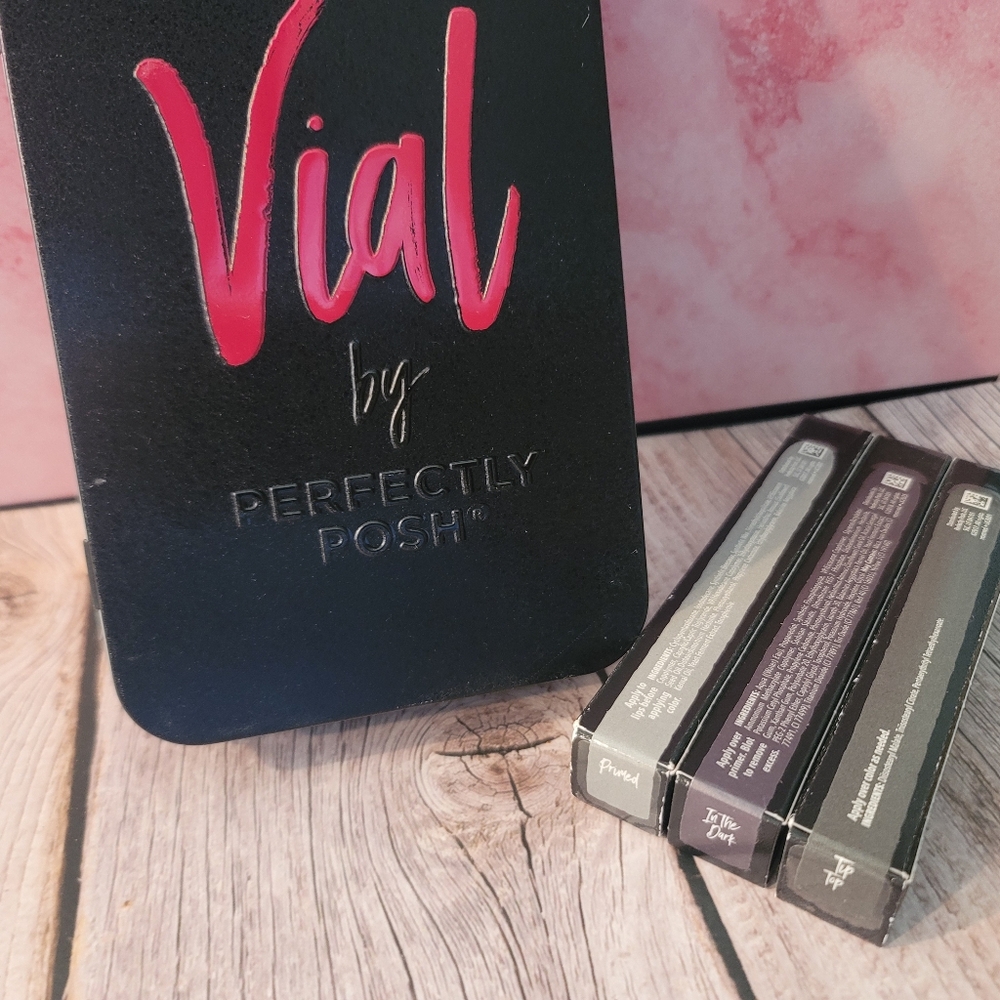 Perfectly Posh Vial Lip Set - In The Dark